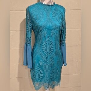 Eilly Bazar Bell Sleeve Scallop Hem Guipure Lace Fitted Dress Teal Size Large.